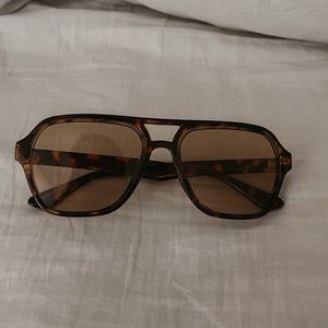 Patrizia Plastic Aviator Sunglasses